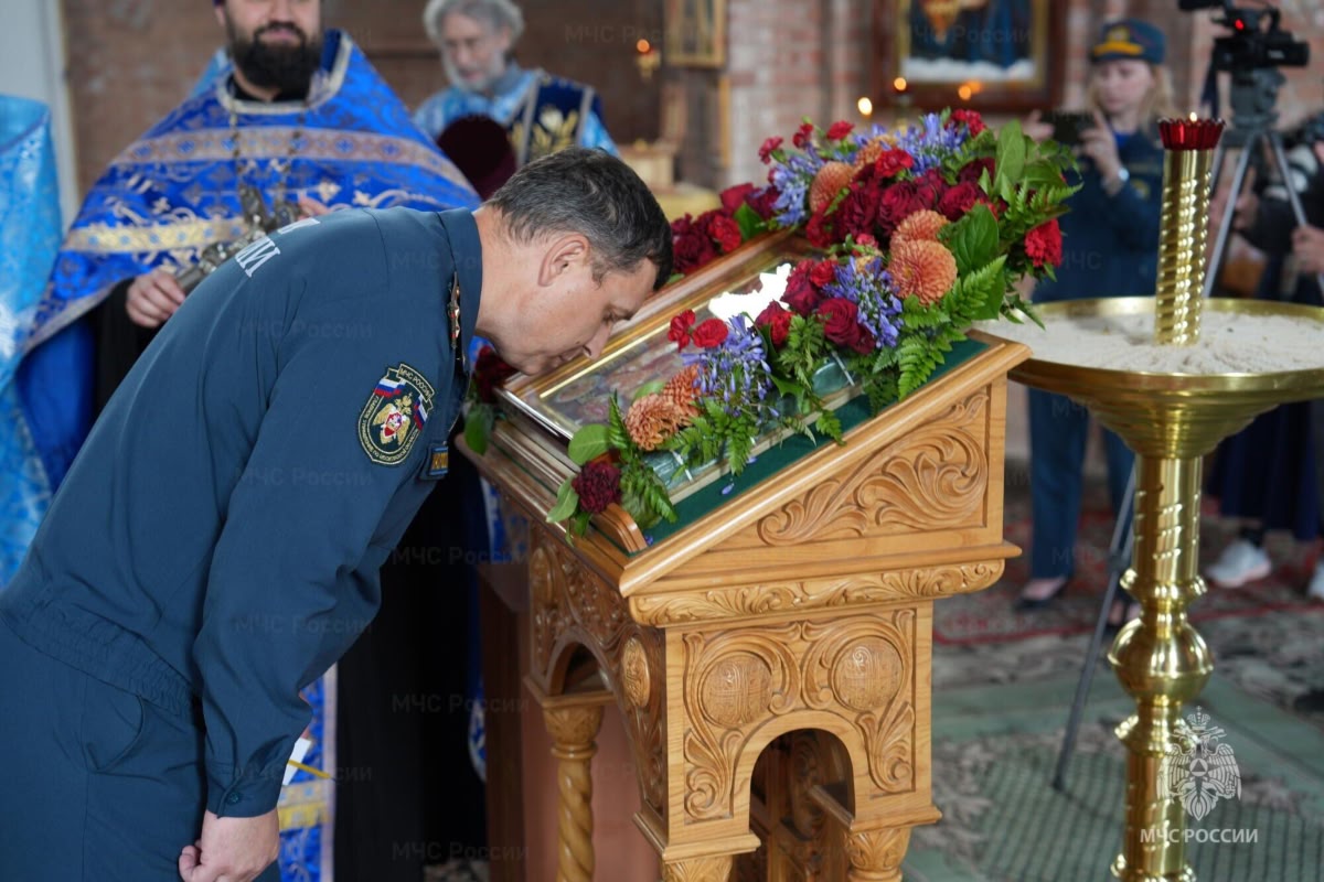 МОО ВДПО: Руководство и сотрудники Главного управления МЧС России по Московской области приняли участие в божественной литургии в честь иконы Божией Матери «Неопалимая Купина»