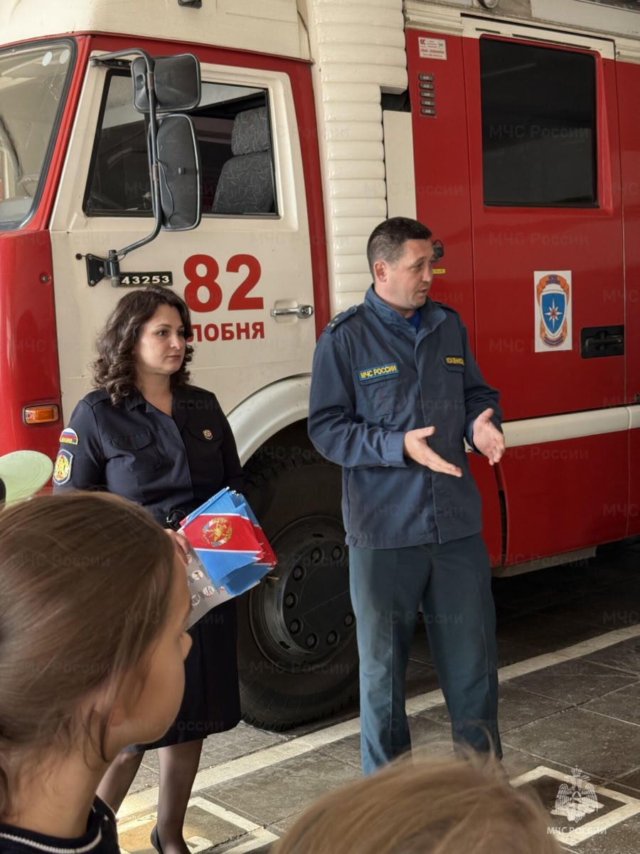 МОО ВДПО: В Лобне школьников обучают правилам безопасности: уроки проходят на базе пожарной части